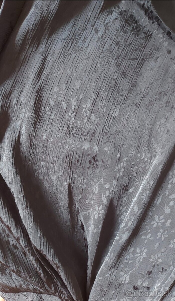 Šaty s ozdobným uzlom - 4