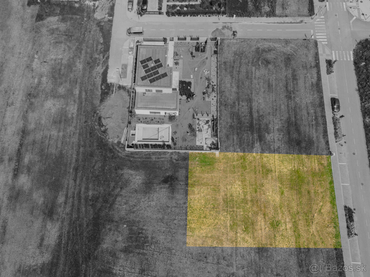 Na predaj nadštandardný stavebný pozemok vo vyhľadávanej lok - 4