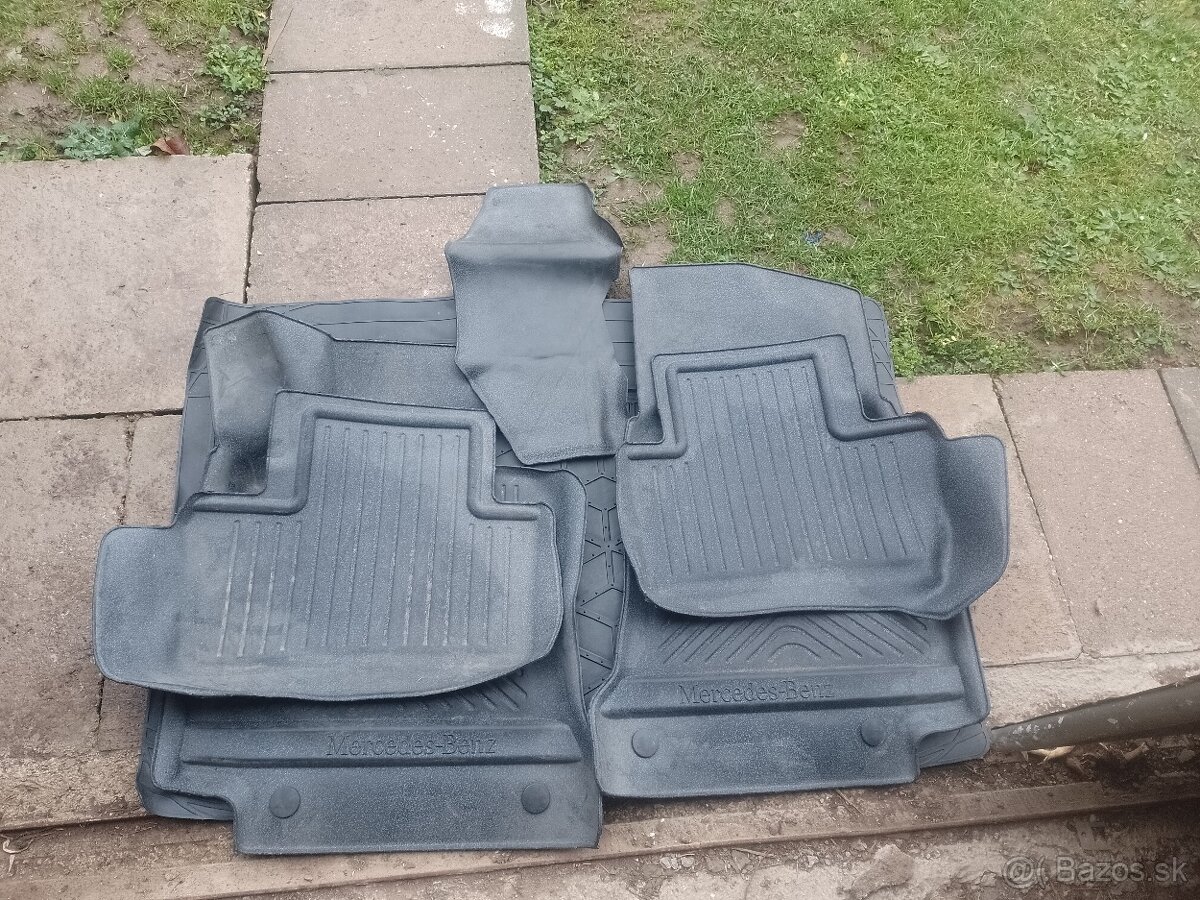 Predám gumené rohože kodiaq Superb 3 mercedes E - 4