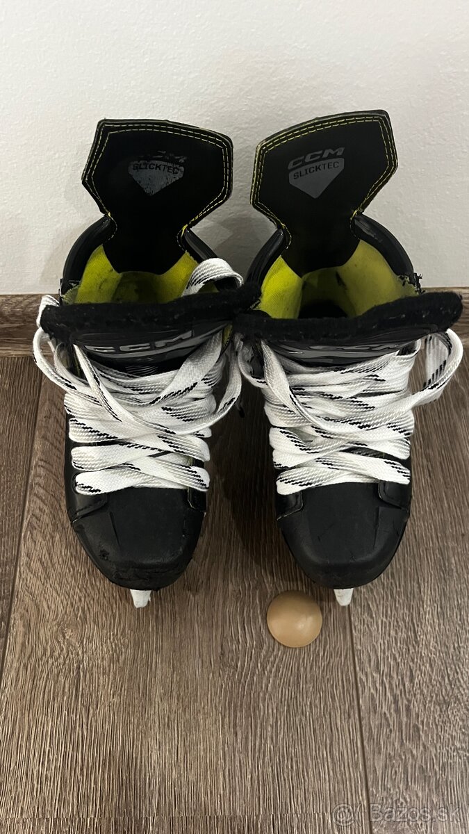 Predám hokejové CCM korčule - 4