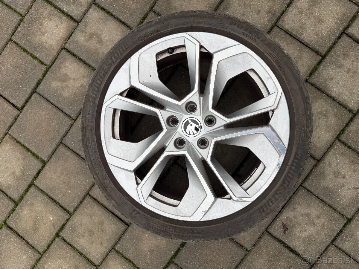 Letná sada Škoda Altair 19" + Brigestone 225/40 R19 - 4