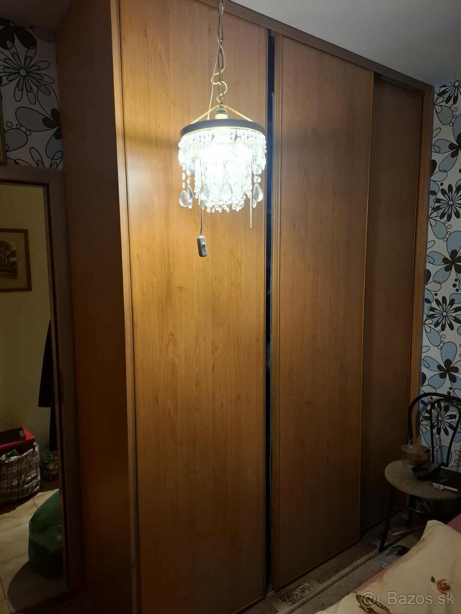 Predám 2 vstavané skrine - 4