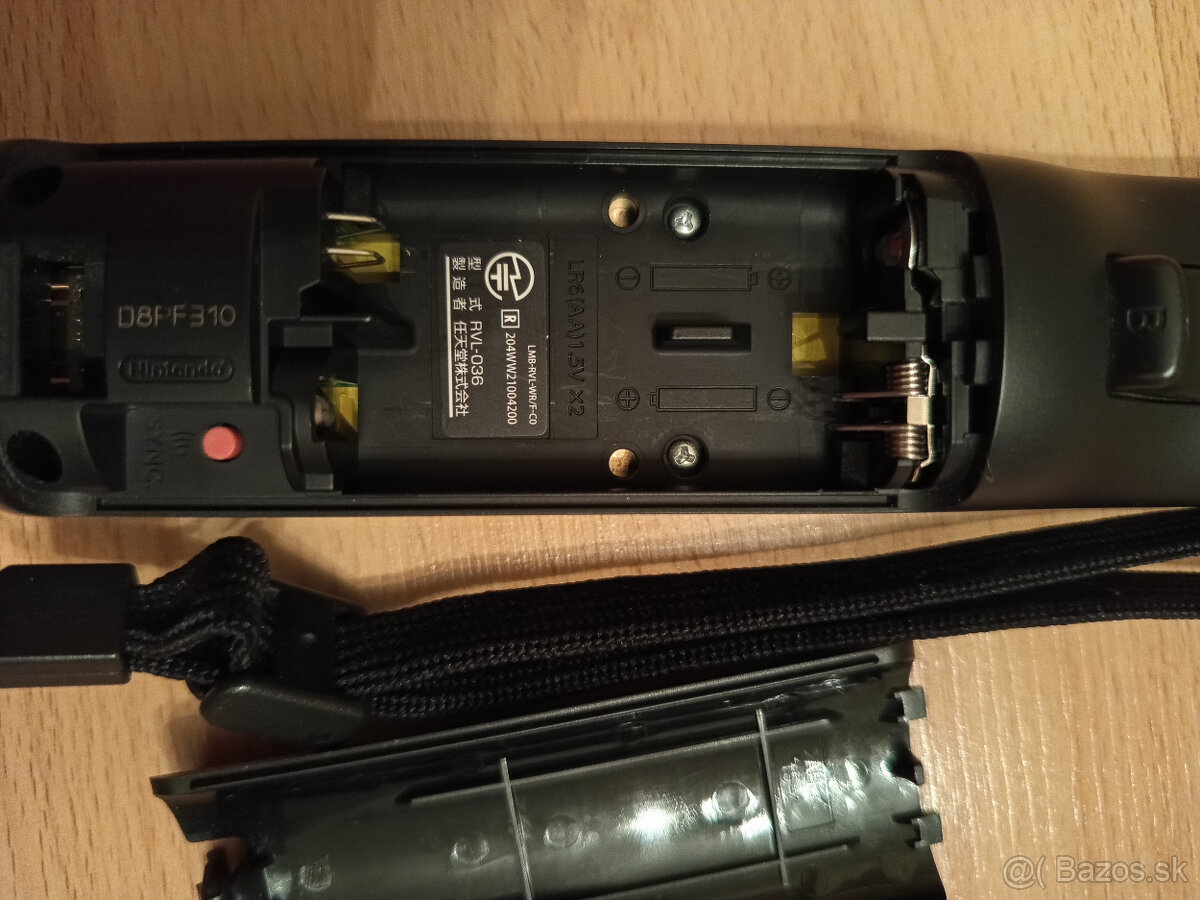 Nintendo Wii - originál Nintendo ovládač s MotionPlus ČIERNY - 4