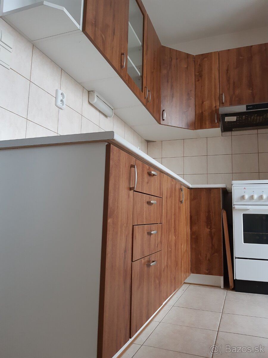 Kuchynska linka v tvare L - 4