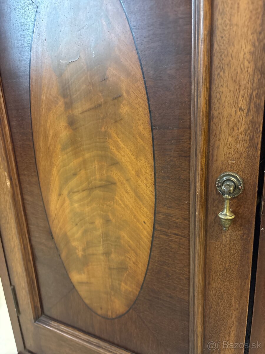 Barokový antický kabinet (bar) - 4