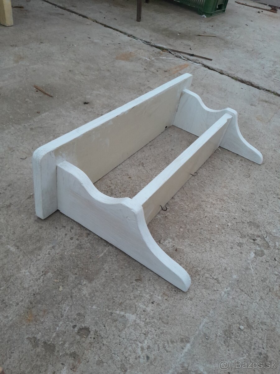 Predám sedačku a poličku - 4