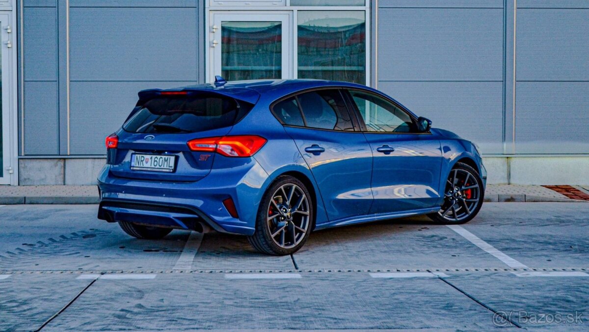 Ford Focus ST 2.3 - 4
