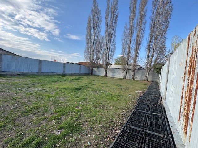 PREDAJ rodinného domu s rozsiahlym pozemkom Sereď - 4