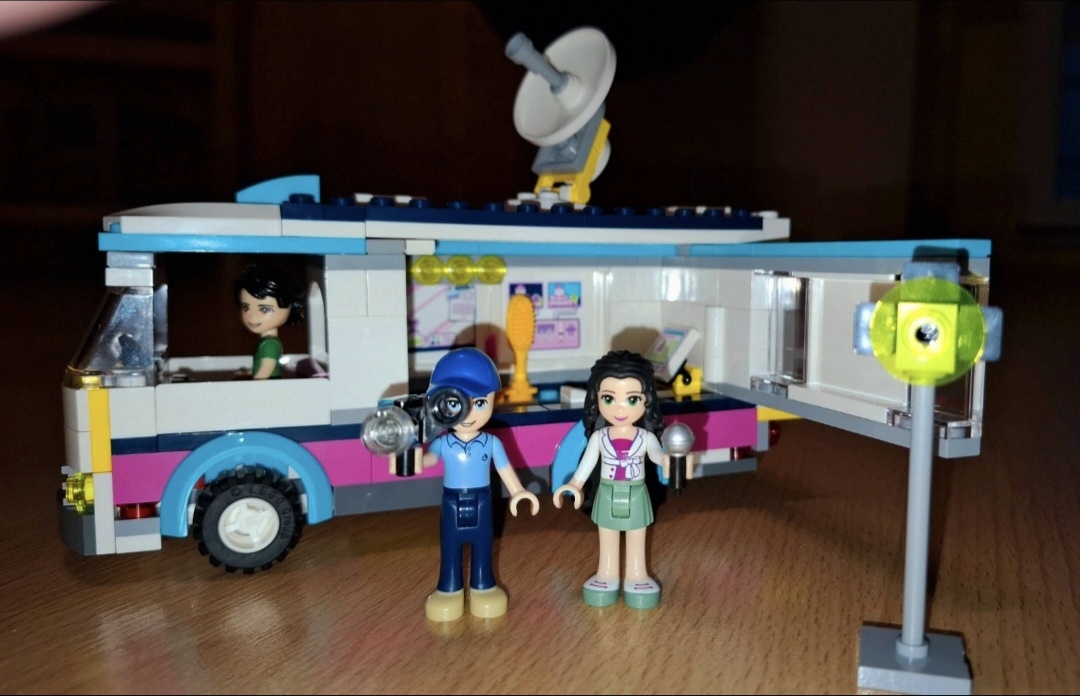 Lego Friends televízny karavan - 4