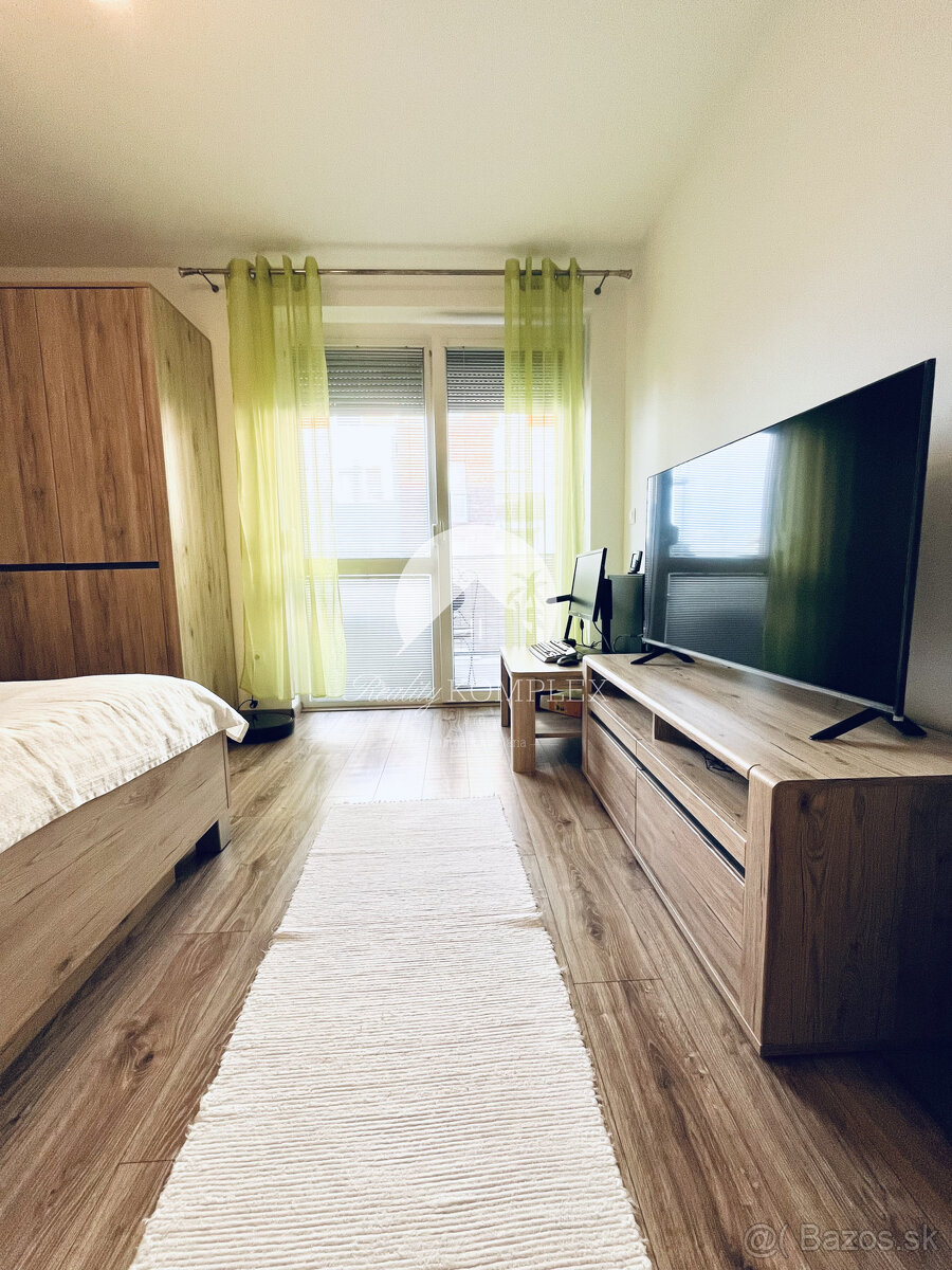 Reality KOMPLEX s.r.o., Vám ponúka na predaj 3-izbový byt v - 4