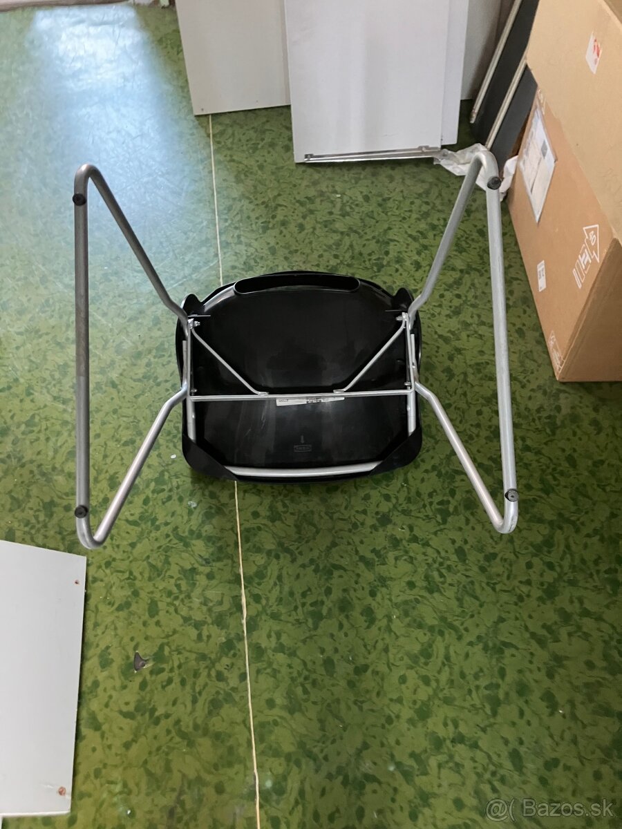 predám stohovateľné stoličky - 4