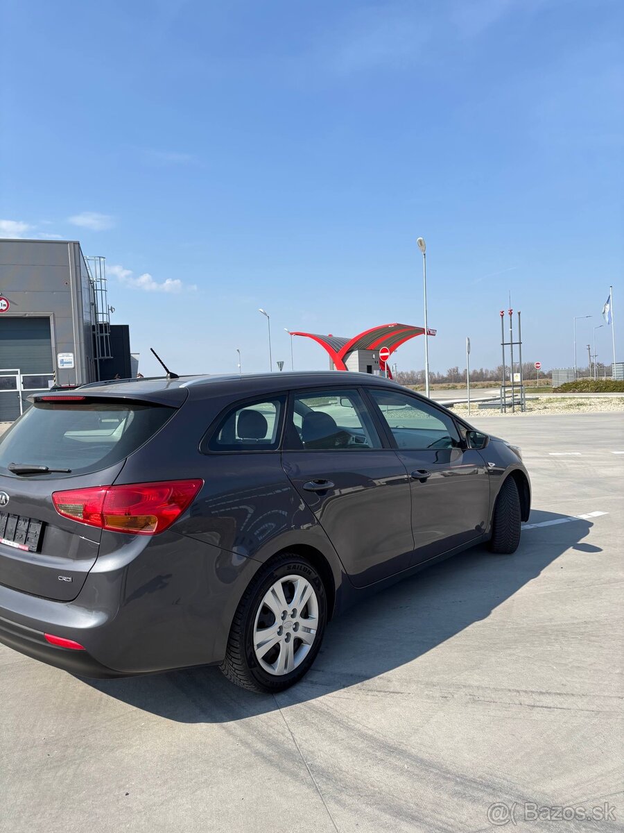 🚗 Kia Ceed 1.4 CRDi (kombi) - 4