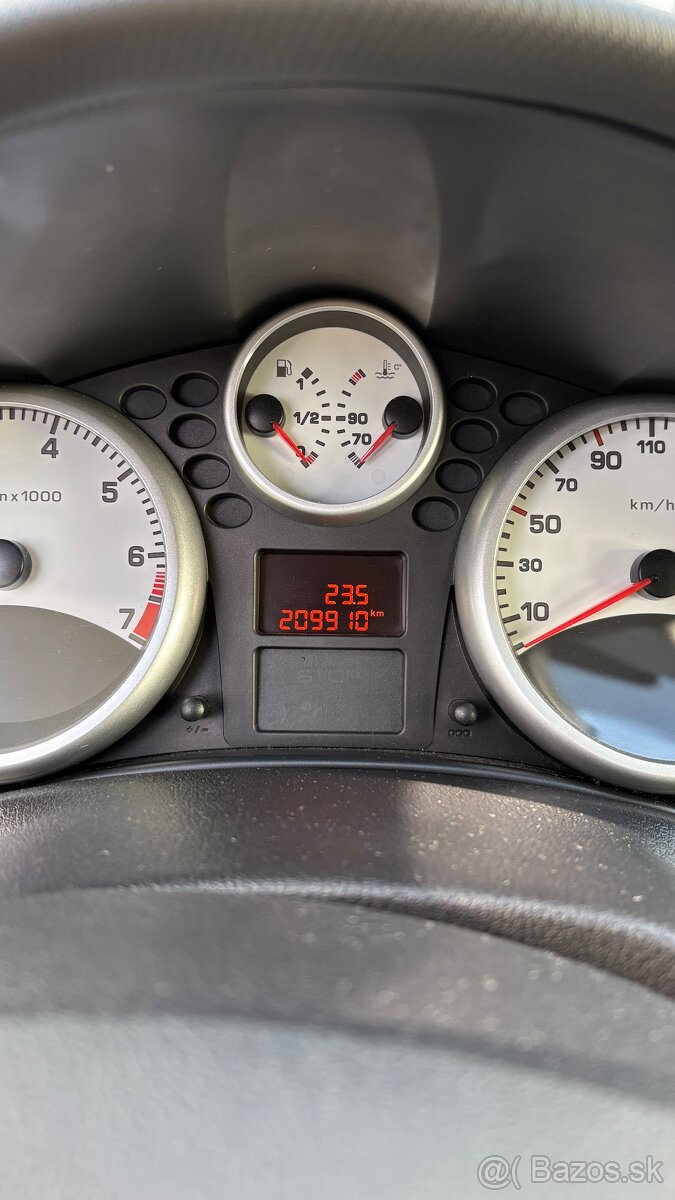 Peugeot 207 5P 1.4 E 2009 - 4