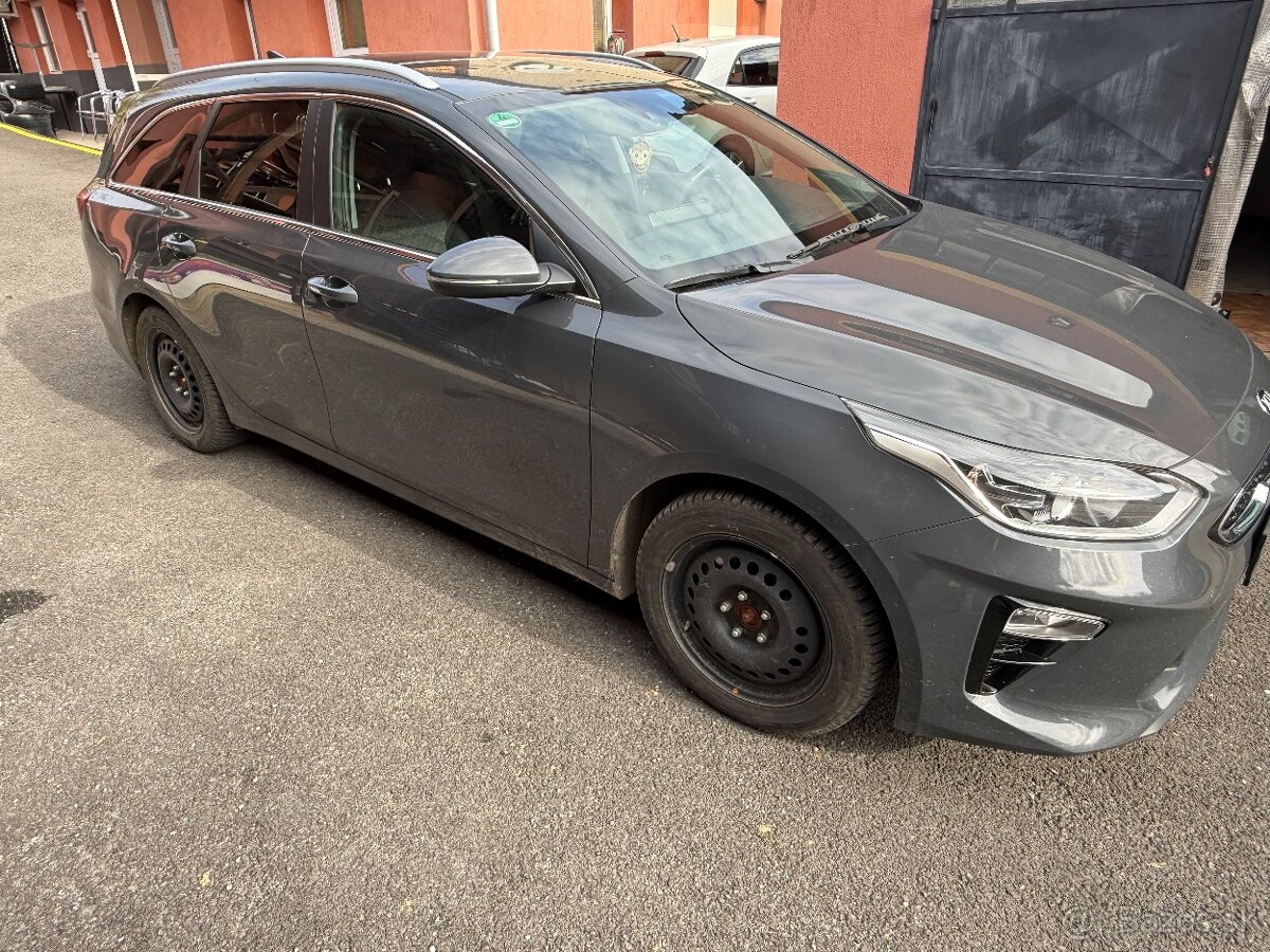 Kia ceed sw gold - 4