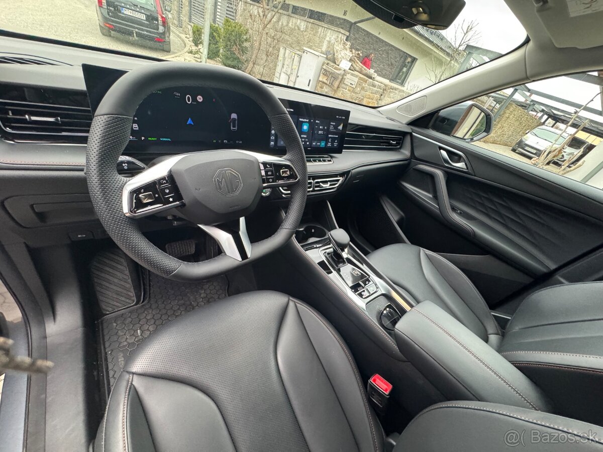 MG HS Hybrid+, 9/2025, 3300 km - 4