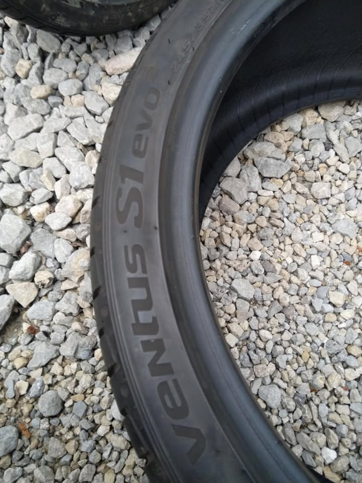 245/35 R 19 93 Y letné HANKOOK. - 4