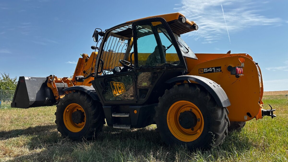 Teleskopicky nakladač JCB - 4