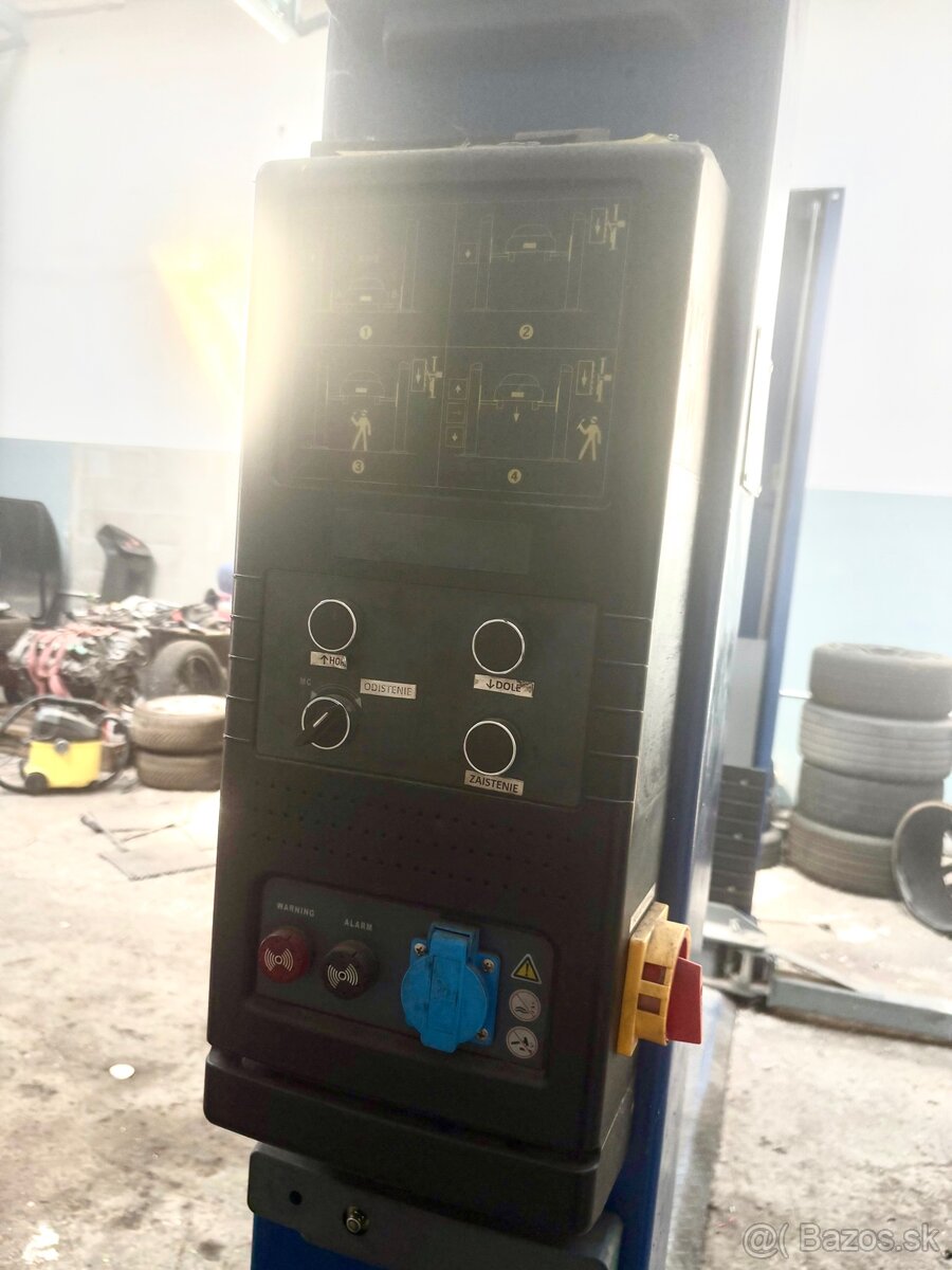 Predám 2-stĺpový zdvihák LAUNCH (3,5 t) - 4