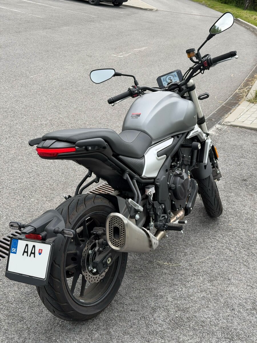VOGE 500 AC - 4