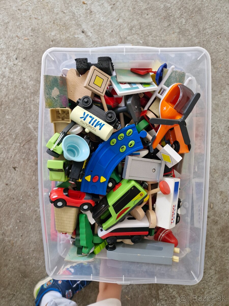 Predám 4 boxy hračiek - 4