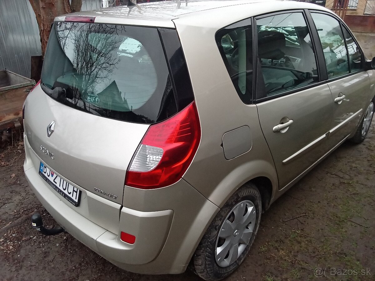 Renault Megane Scénic - 4