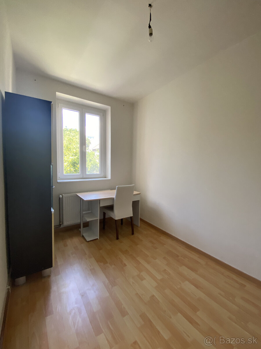 Len u nás v ponuke: Predaj 2 izbového bytu pri OC Centrál v - 4