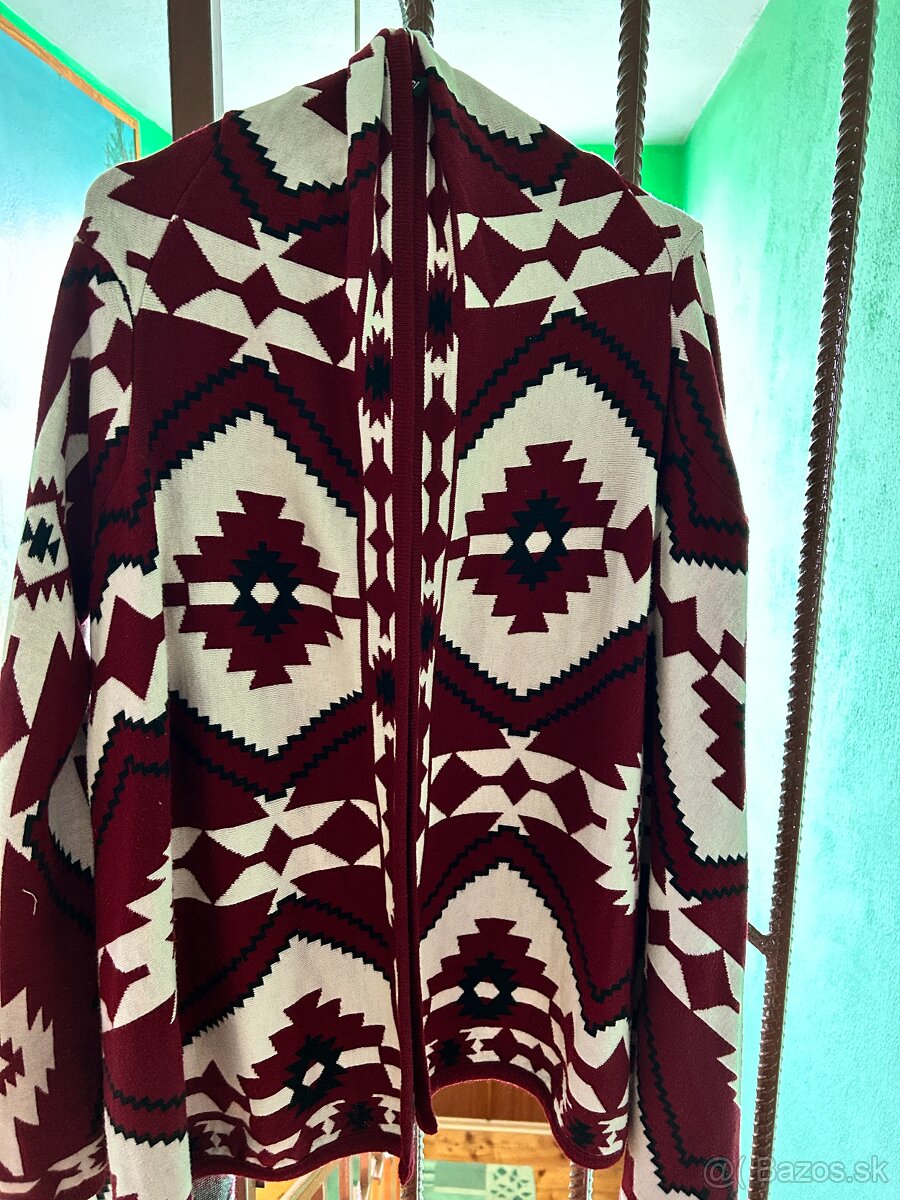 Predám nádherný červený kardigán s originálnym vzorom - 4