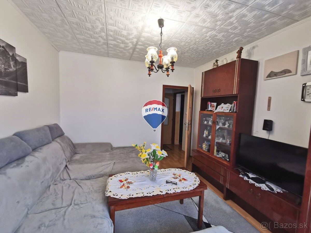 REZERVOVANÉ 2 izbový byt, zrekonštruovaný, 56 m2, balkón, V - 4