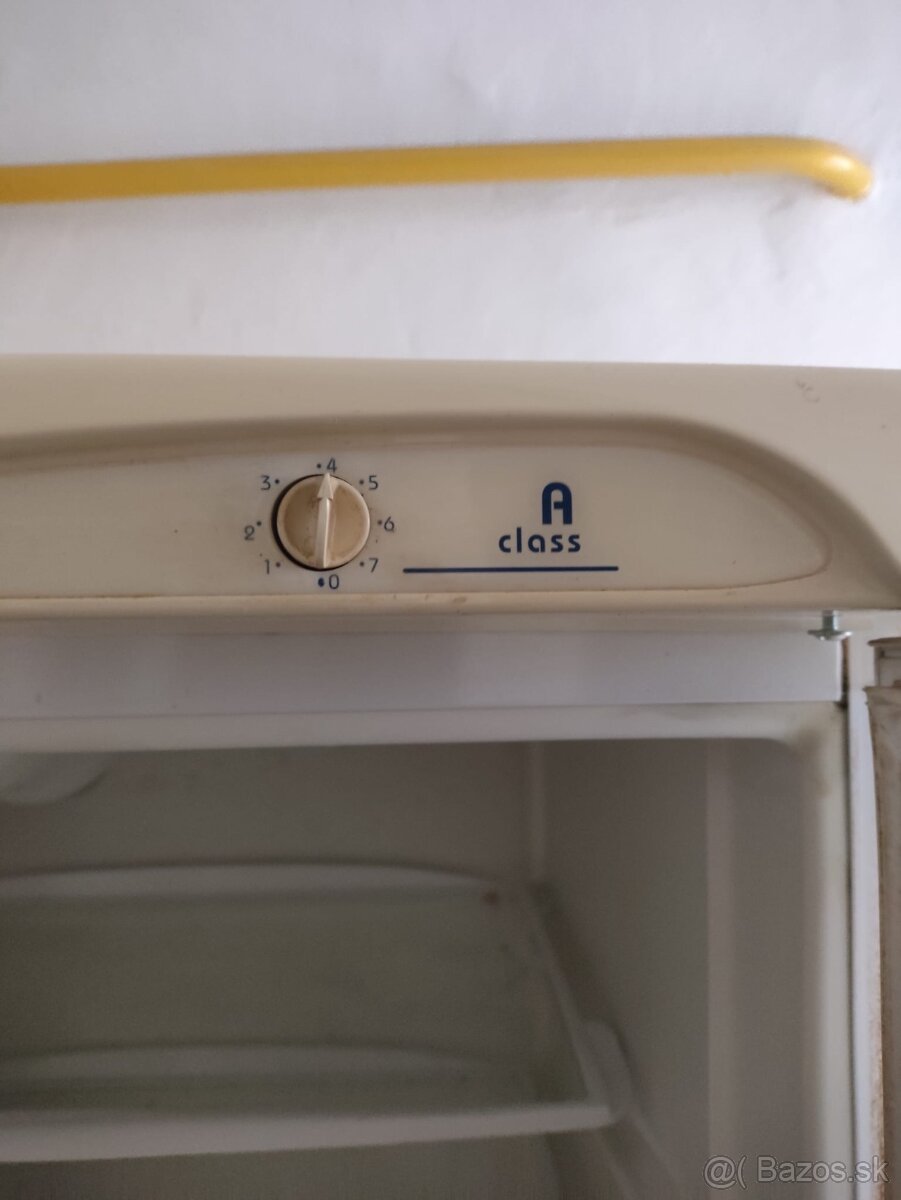 Funkcna chladnicka s mraznickou Polar - 4
