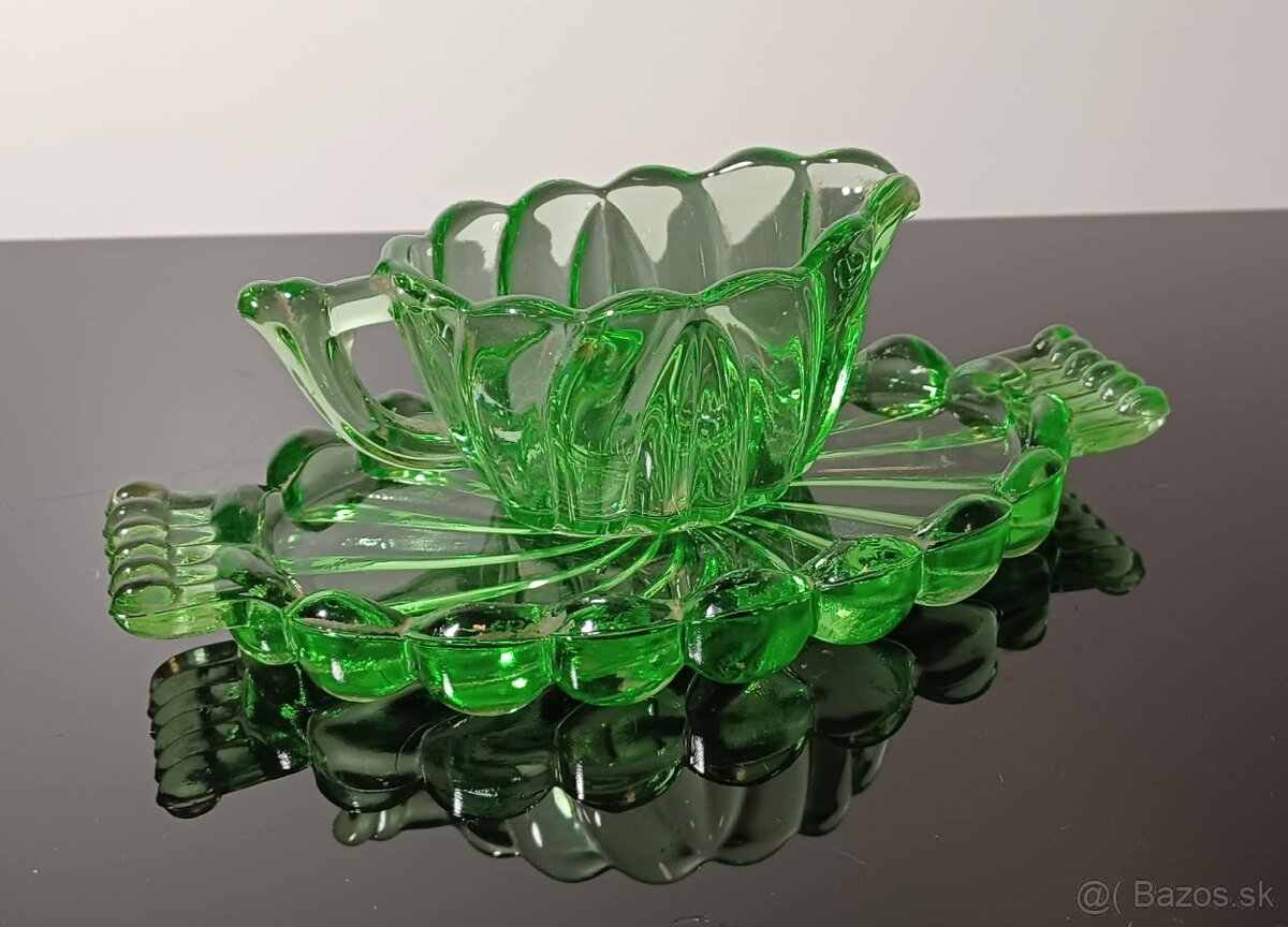 Art Deco uranové sklo mliečnik v top stave - 4