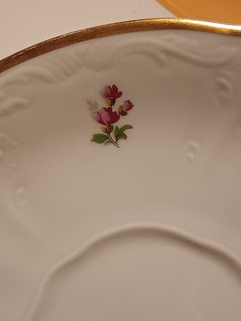 Porcelán - podšálky. - 4