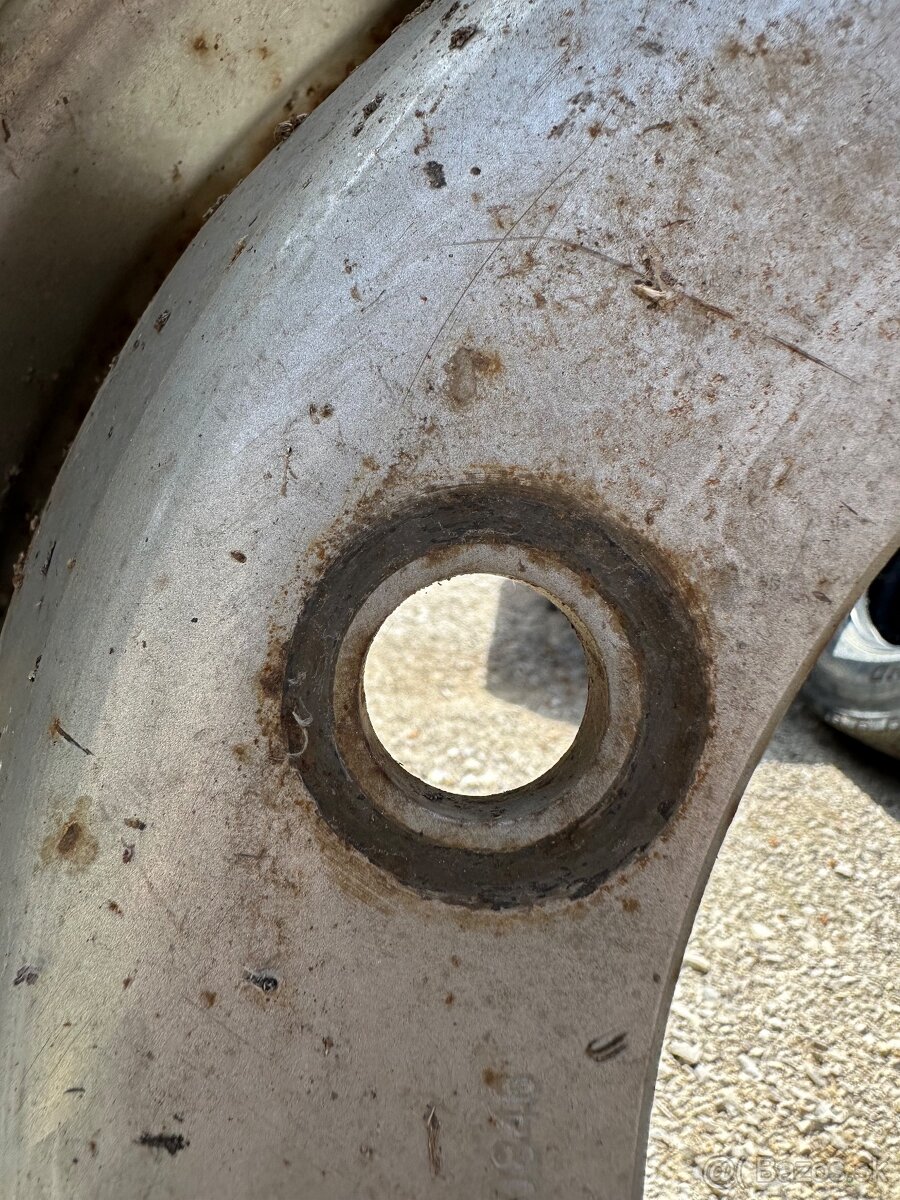 Kolesá 285/70R 19,5 - 4