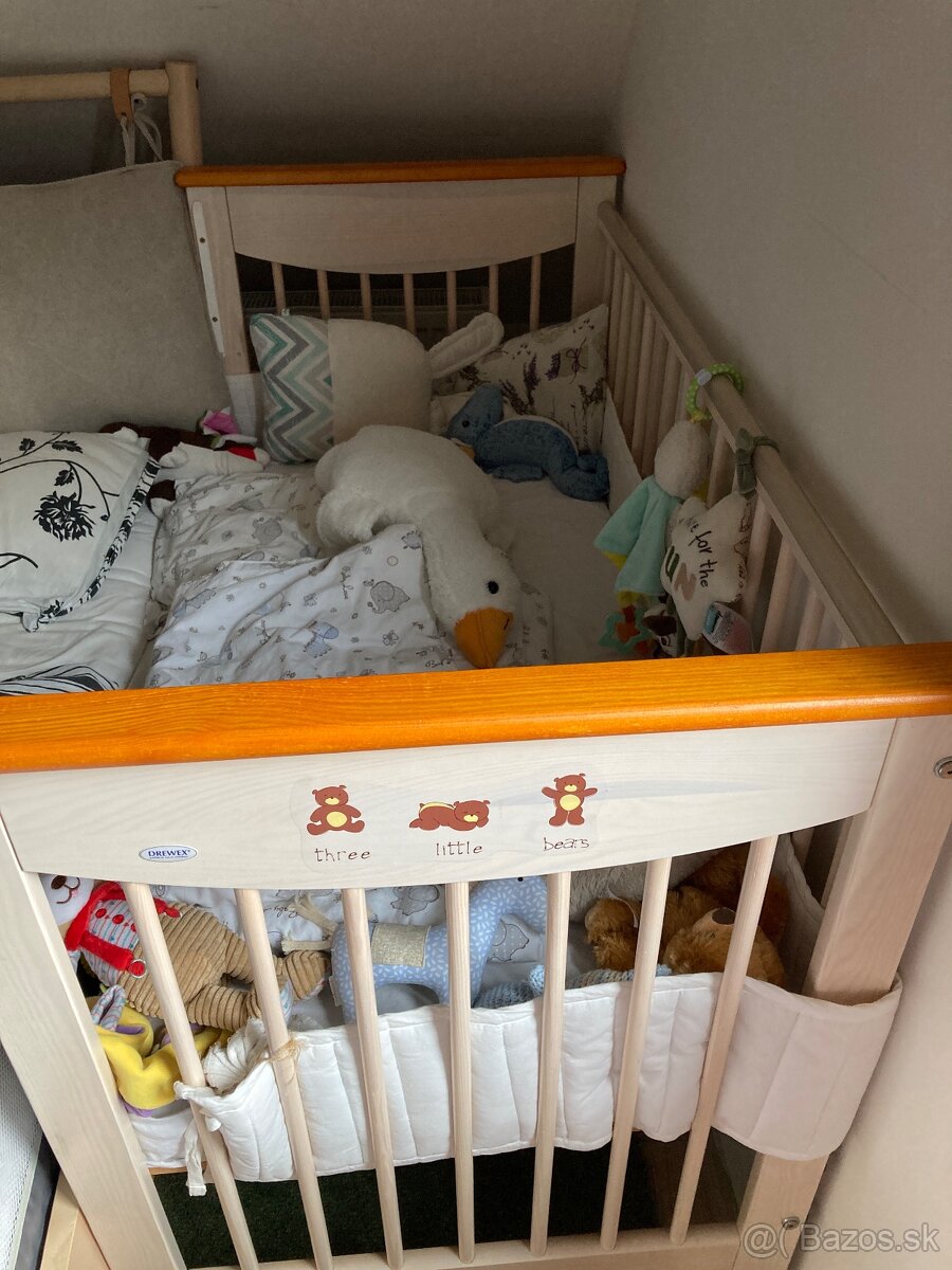 Prebalovacia komoda a detska postielka - 4