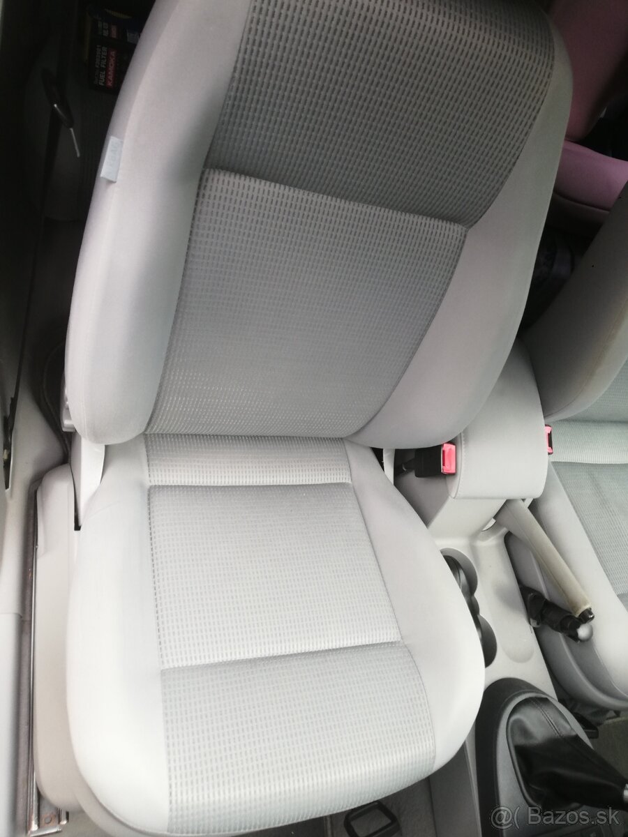 Vw Caddy interiér - 4