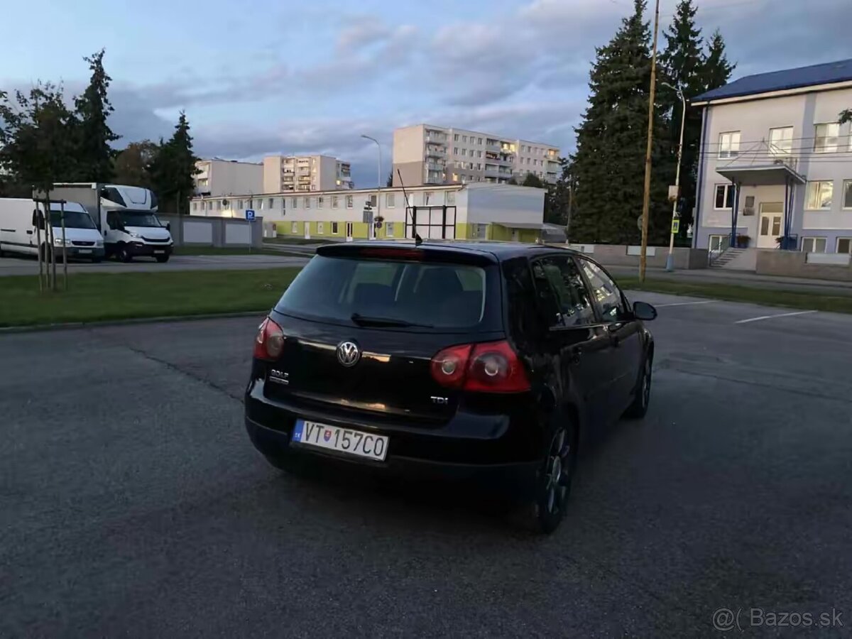 Volkswagen Golf - 4