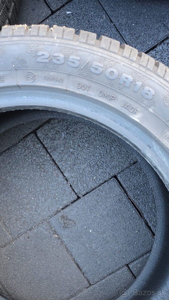 Zimne pneu Dunlop 235/50 R18 - 4