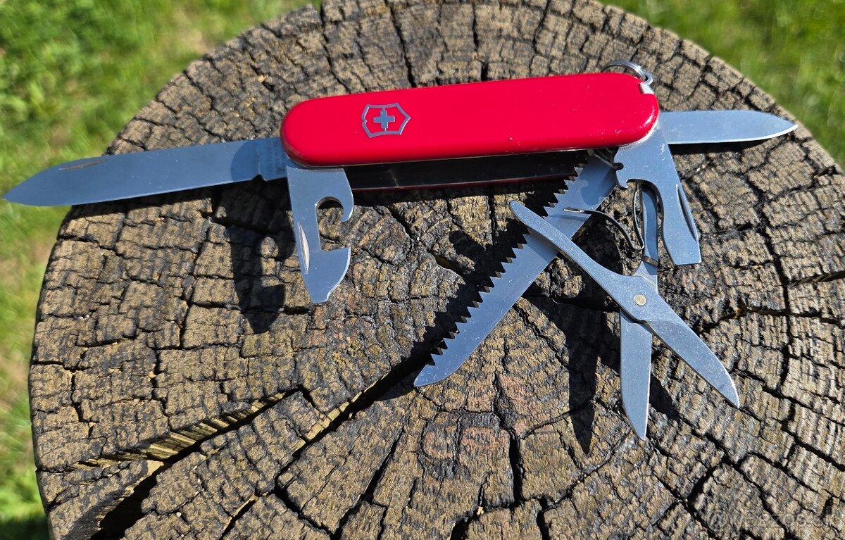 Victorinox Huntsman - 4