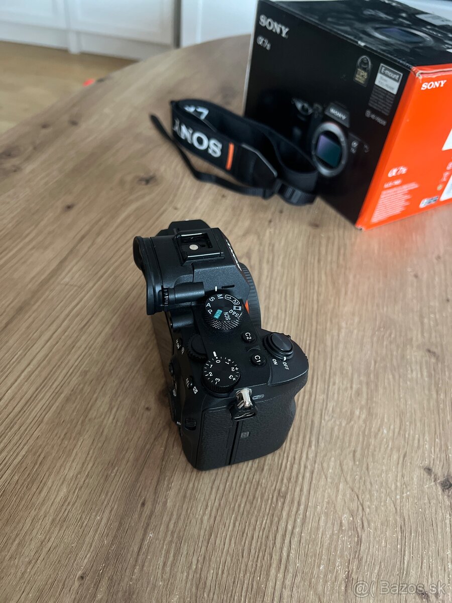 Sony Alpha a7 iii telo - 4