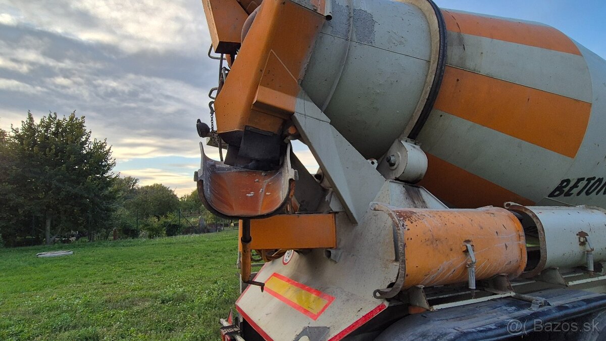 predám náves domiešavač KUMLIN, obsah 10m3, motor Deutz - 4