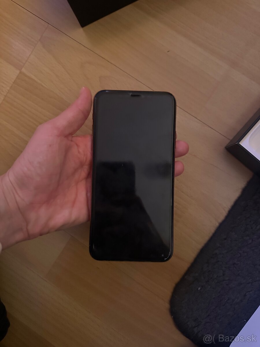 Predám iPhone 11 pro max - 4