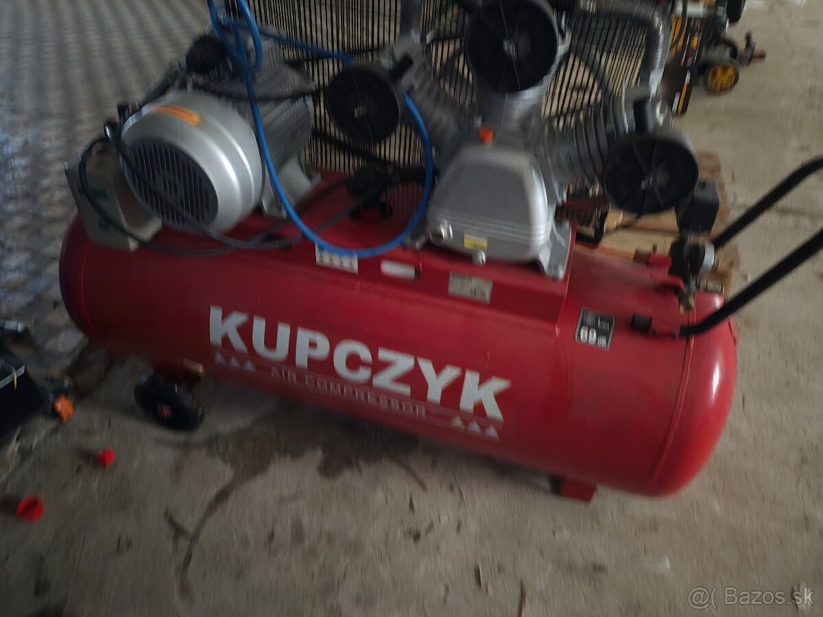 Stroj na striekanú izoláciu:YP-IIIH - 4