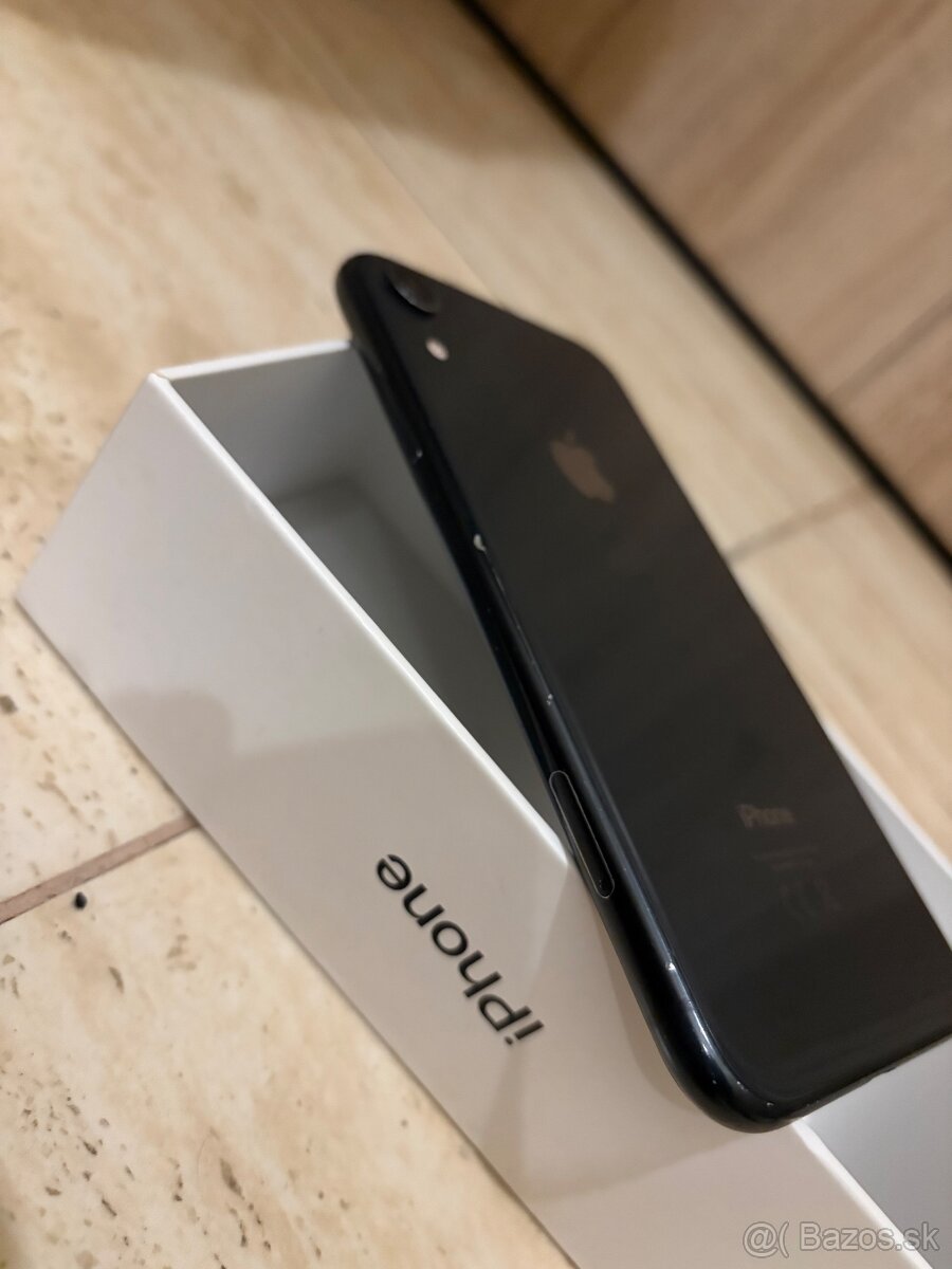 Predám IPhone XR 128GB - 4