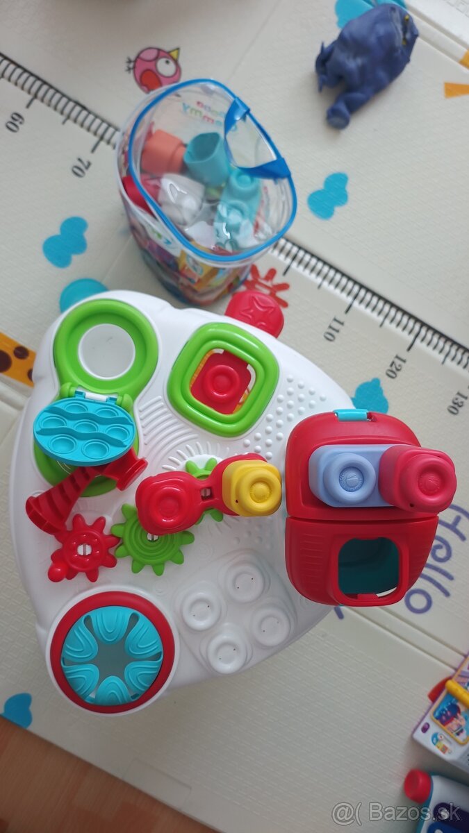 Clemmy stolik s kockami - 4