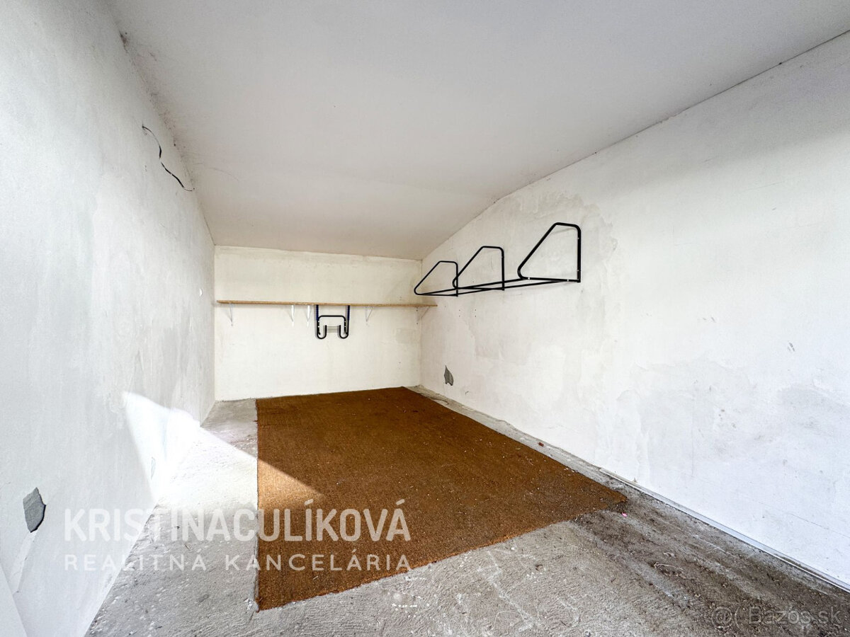 GARÁŽ, NOVÁ LESNÁ - 4
