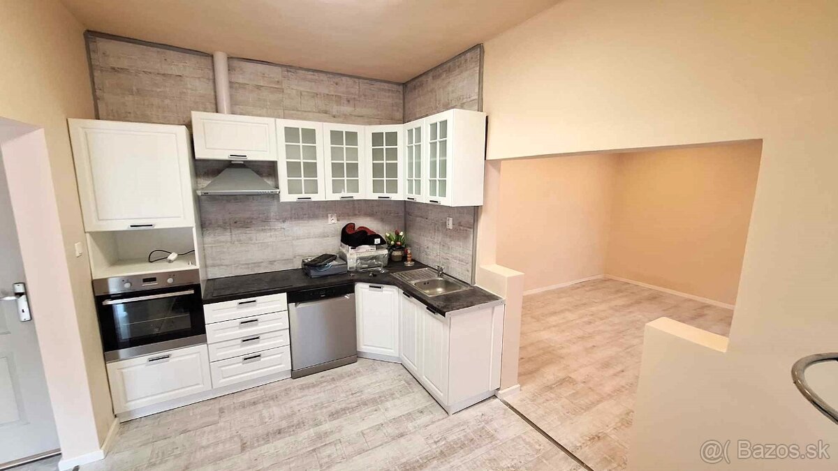 PREDAJ - Kompletne prerobený 3 izbový prízemný rodinný dom - 4