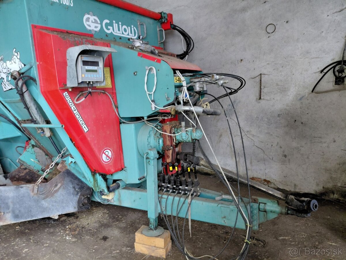 Krmny voz Fonatana DESILMIX 100/3 - 4