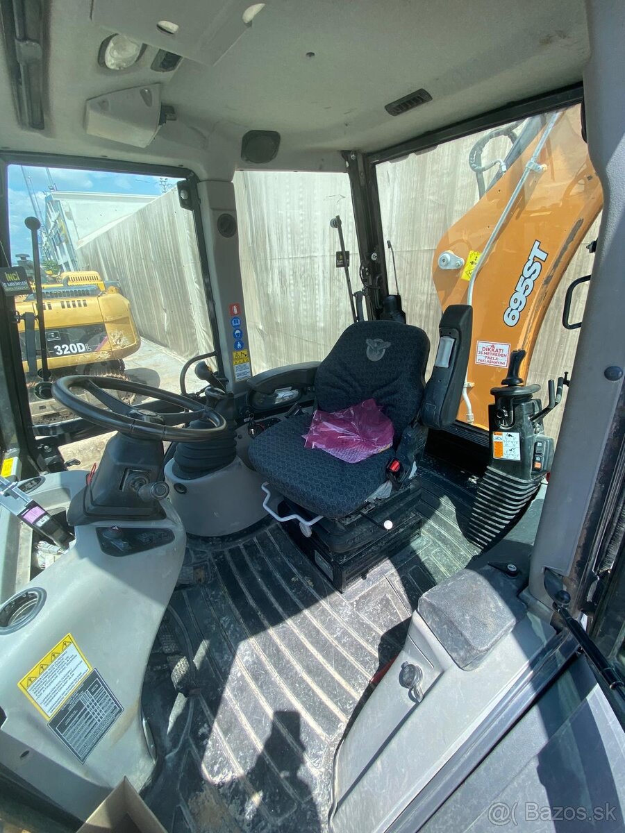 Case 695 / 2023 , 4600 hodin traktor bager - 4