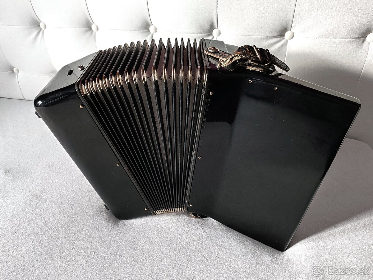 Predam akordeon Delicia Junior 72 bas. - 4