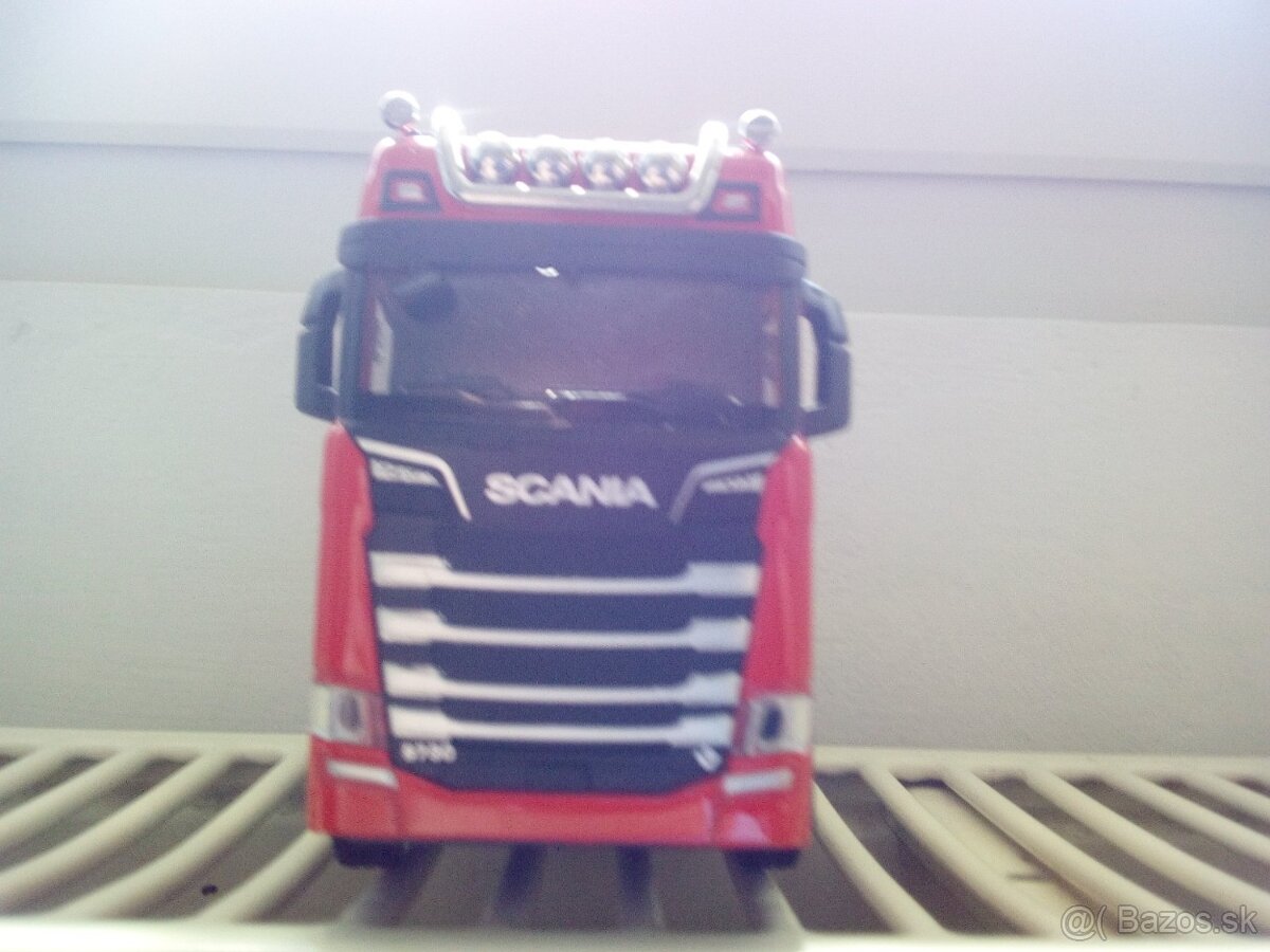 Model SCANIA - 4