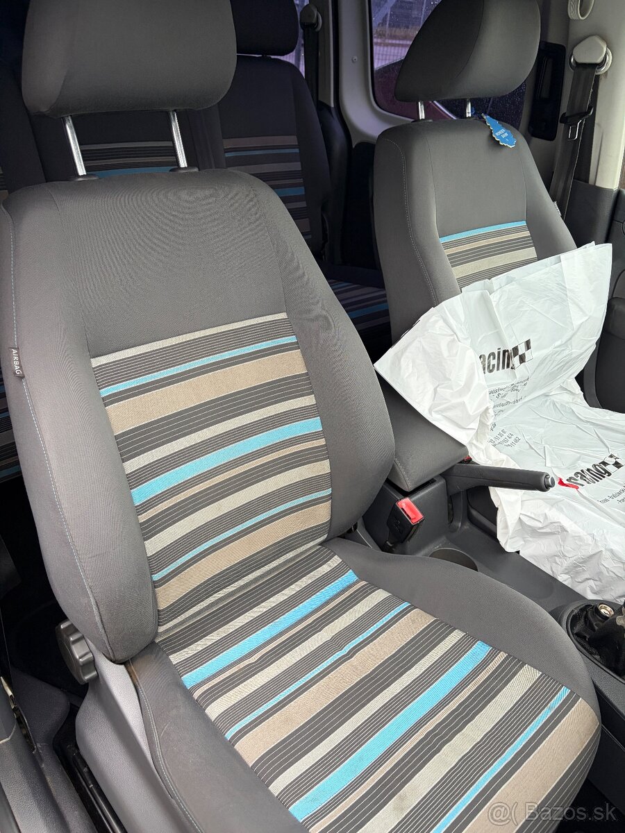Predám VW Caddy Maxi, 1.6 TDi, 75kW, r.2012 - 4